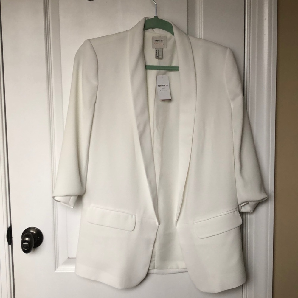 Forever 21 Women’s Off White Blazer Size:Small